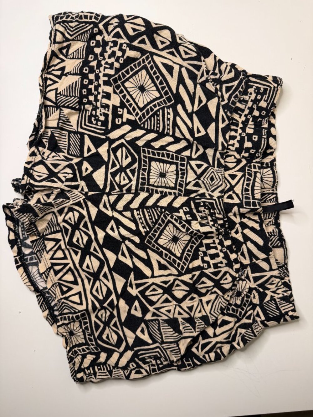 Candy Rain Women's Large Geometric Black and Cream Soft Shorts - Picture 2 of 5
